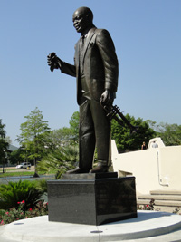 Louie Armstrong statue